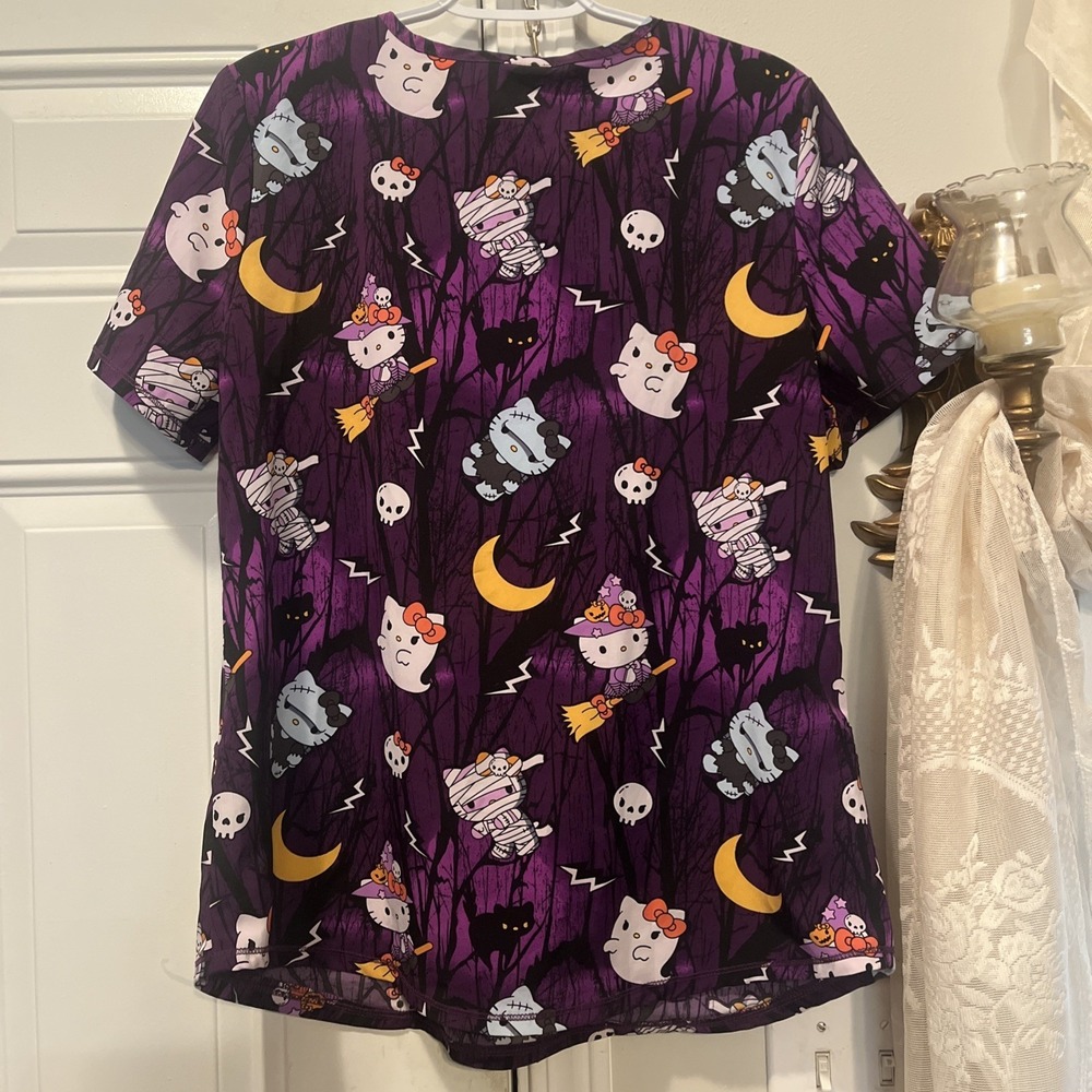 Hello Kitty Halloween Ghost Zombie Witch Cat Skull V-Neck Scrub Top Size Medium - Picture 5 of 7